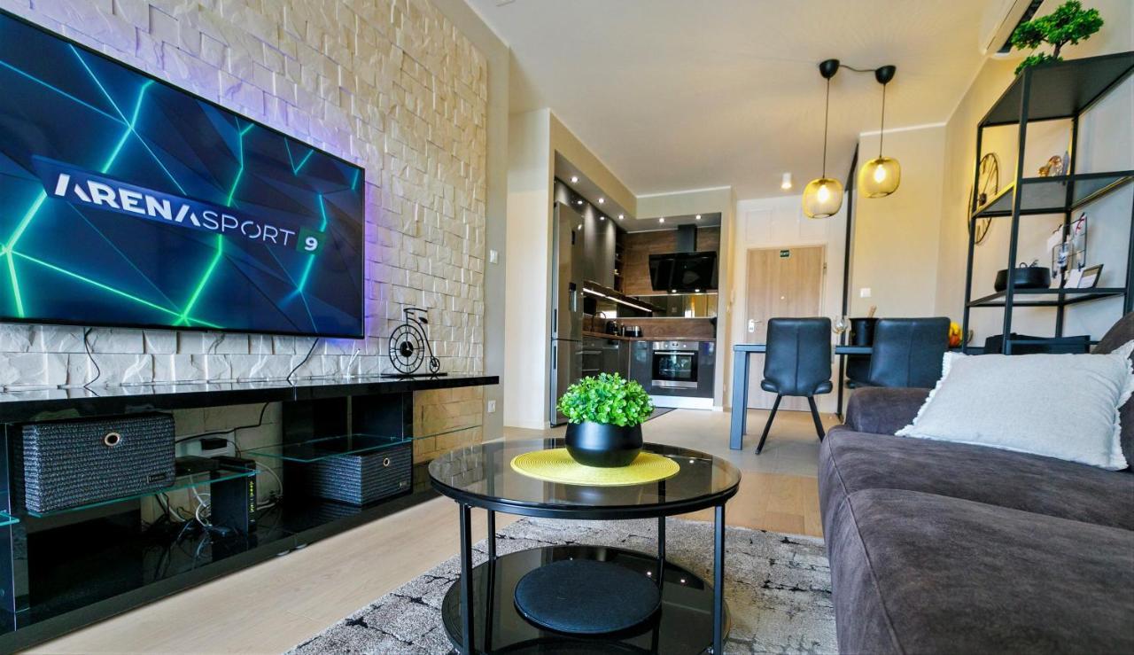 Luxury Apartment 4Seasons With Garage Split Exterior foto