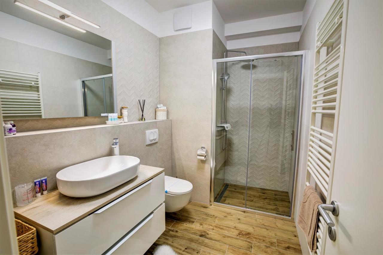 Luxury Apartment 4Seasons With Garage Split Exterior foto