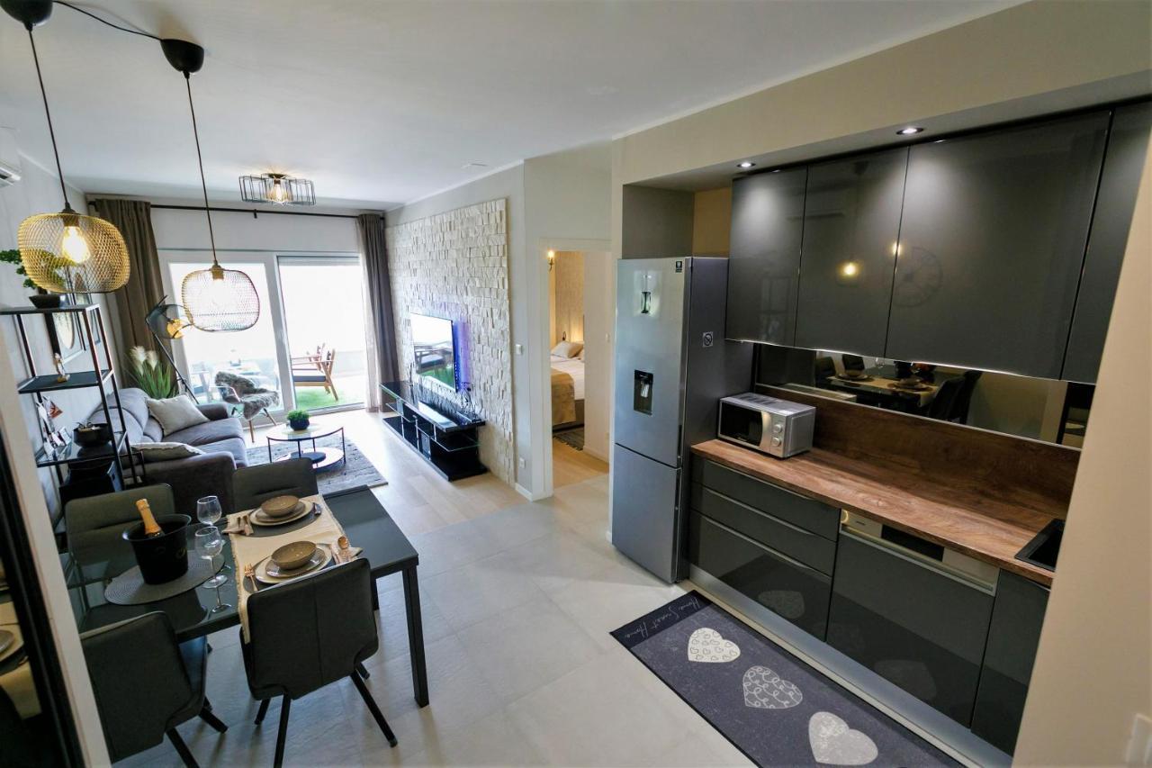 Luxury Apartment 4Seasons With Garage Split Exterior foto